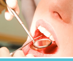 Clínica Dental Zona Vella boca revisada por dentista